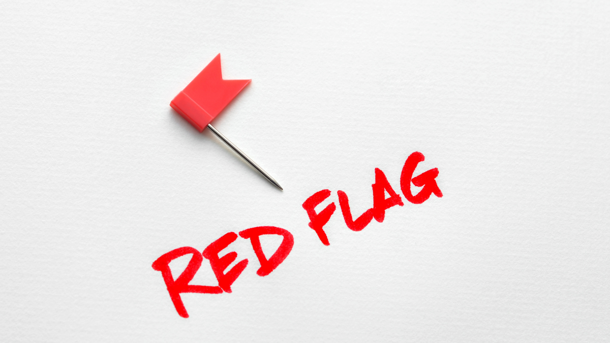 Red Flags vs Orange Flags in Dating: Do I Give My Date a Second Chance?